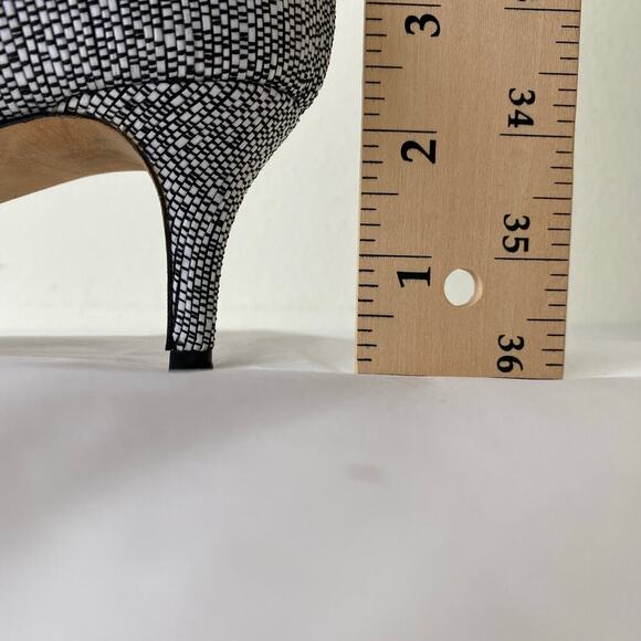 Jimmy Choo Allure Woven Raffia Pump Size 40.5 or 10.5 Black White Heels Luxury - Picture 11 of 12